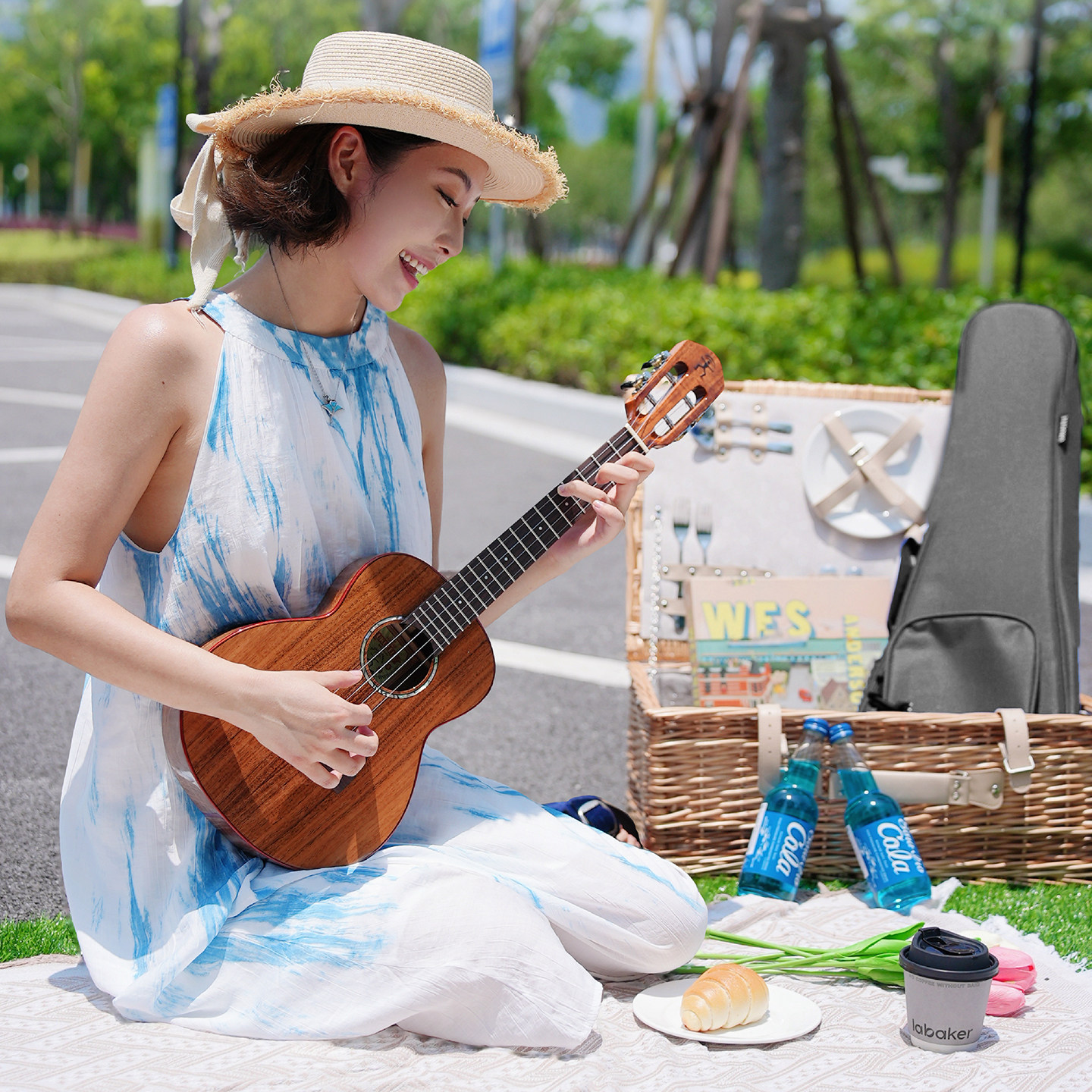 彩虹人尤克里里全单23寸AC30桃花心木AT30相思木26寸AC60AT60初学