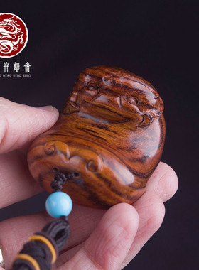 海南黄花梨虎皮纹貔貅吊坠