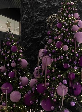 迎新年装饰场景布置商场门店铺氛围拍照打卡紫色圣诞树丝绒球装饰