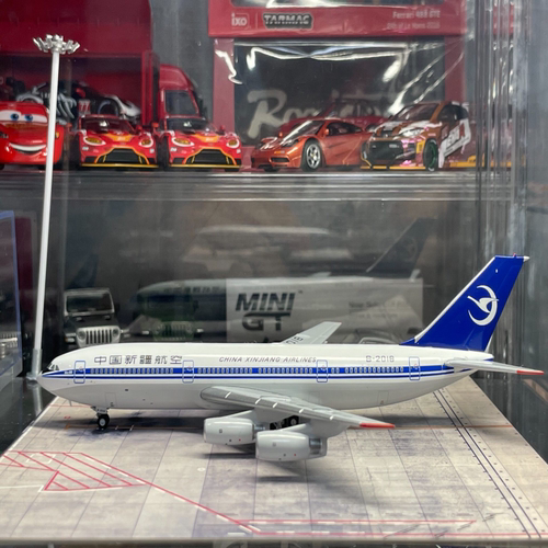 JC新品中国新疆航空IL86 B-2018 1/400合金飞机模型：JCwings机