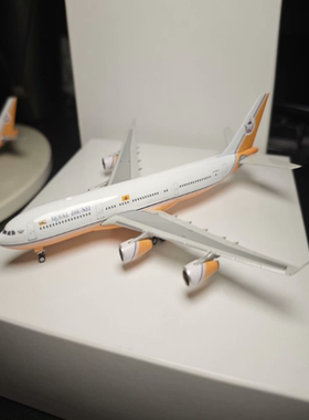 Phoenix 文莱皇家航空专机 340-200 1/400白盒注册号V8-BKH机子