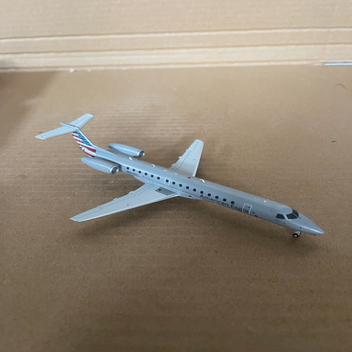 GeminiJets 1/200 American Eagle ERJ-145，注册号N603KC。美国