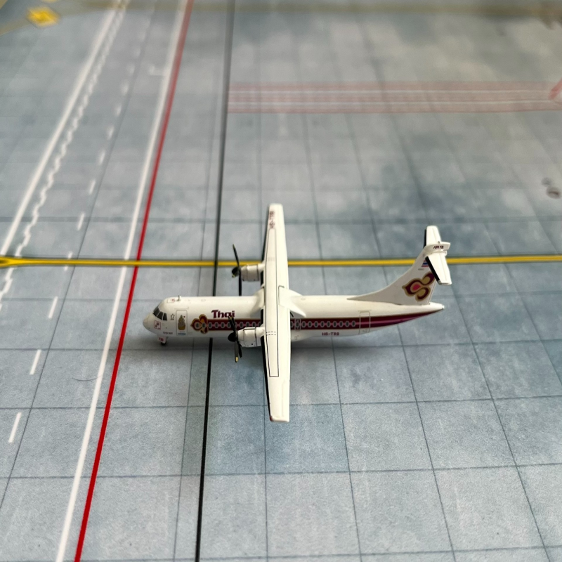 JC Wings 泰国航空 ATR72-200 HS-TRB 1:400 瑕疵（尾部轻微起疹