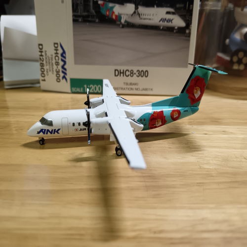 全日空商事200 DHC8-300 ANK花尾这是机况非常好的一款DHC8是ANK