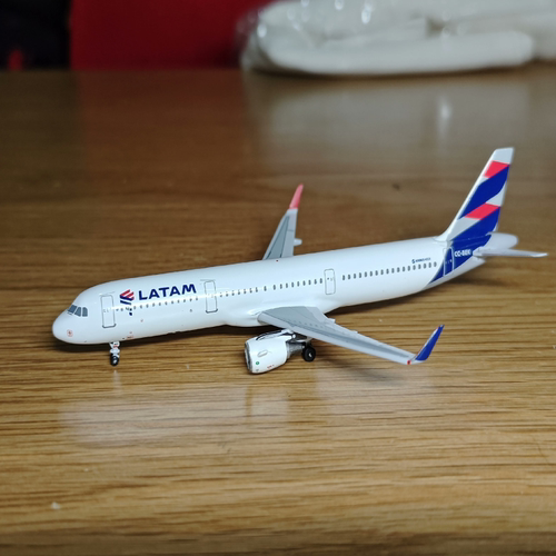 1/400 aero classics ac 南美航空 LATAM 空客A320-200CC-BEK