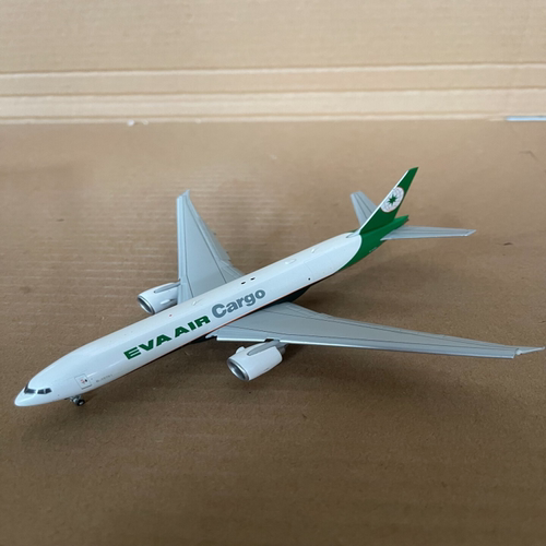 Phoenix 1:400 长荣航空 777F B-16781，EVA AIR Cargo涂装，合金