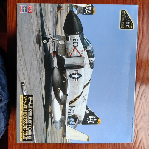 长谷川 美国海军 F4J战斗机 海盗旗涂装 1/48       VF-84 Jolly