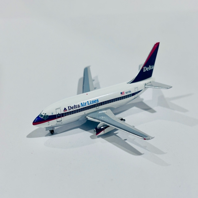 AC1:400 达美航空Boeing 737-200 N317DL目测无暇，发货后不退不