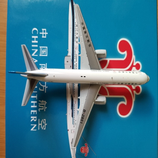 1:400 JC WINGS 1/400 中国南方航空 B-2851 Boeing 757-200，自