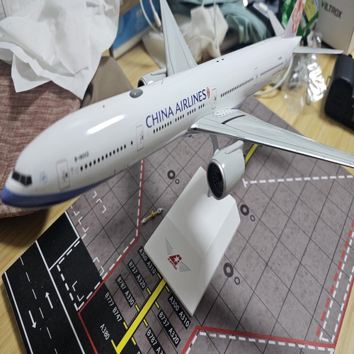 jcwings  1/200中华航空波音777-300er模型 可更换发动机 个人闲