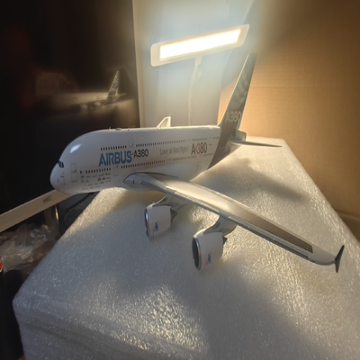 Jcwings1：200空客A380原厂模型，一飞终情，机身上有部分胶水和