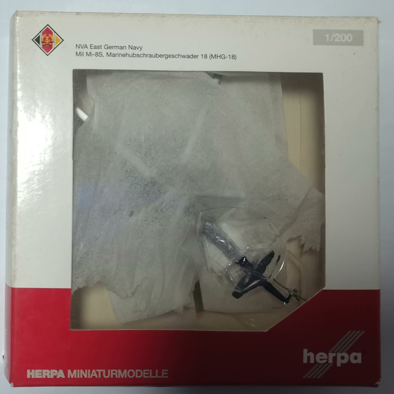 Herpa前东德海军Mi-8 米-8直升机，1/200。