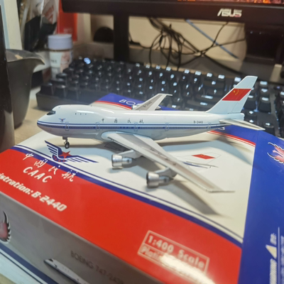 Phoenix 1/400 中国民航 B747-200B-2440 拍下付款后发详图。后