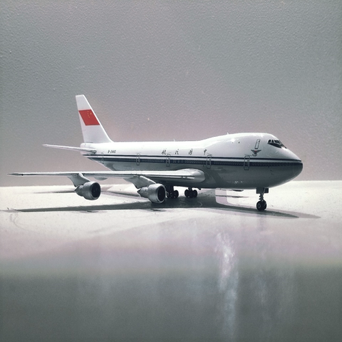 Phoenix 1:400 中国民航 CAAC Boing B747-200 B-2440  盒藏，目