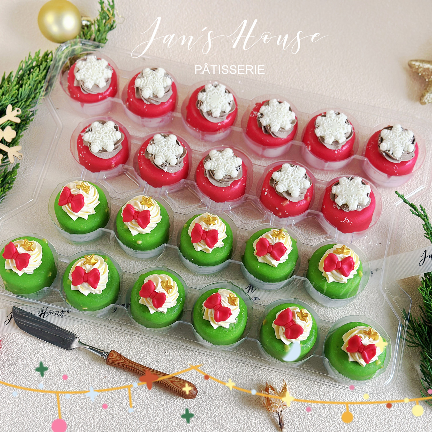 简屋圣诞法式甜品台慕斯蛋糕小西点茶歇摆台专用冷冻糕点22粒盒装