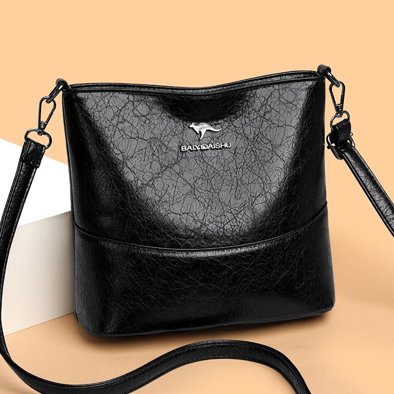 女包2025新款简约百搭水桶包真皮复古中年妈妈包软皮单肩斜挎包