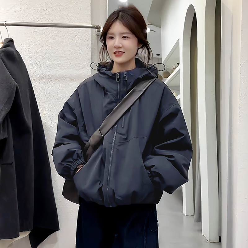 黑色连帽夹棉冲锋衣厚外