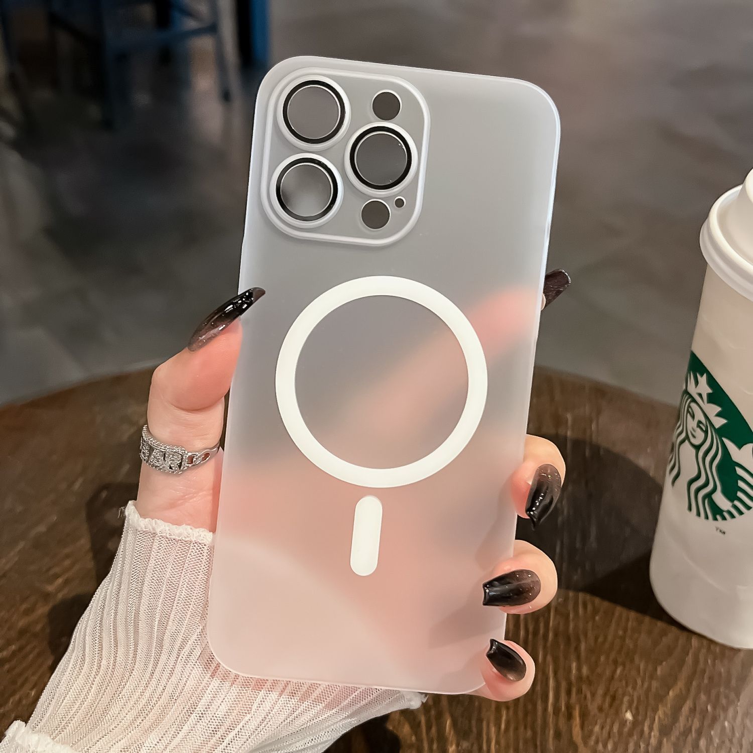 iPhone15亚克力超薄磨砂