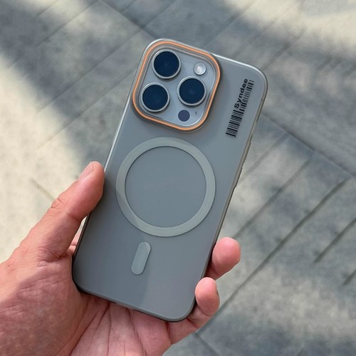 个性潮牌冰雾磁吸磨砂手感适用苹果16e手机保护壳PC压克力15promax肤感iPhone14/13mini情侣12网红Xr保护套8