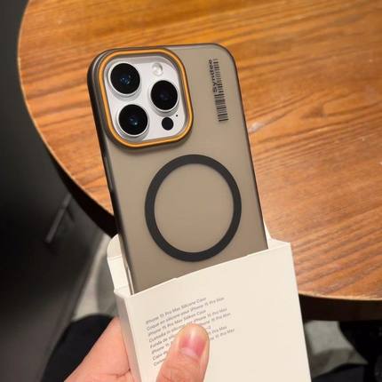 苹果16ProMax肤感磨砂磁吸手机壳16e全包大孔iPhone15promax个性男女款14plus简约13/12mini透黑白11硬//7