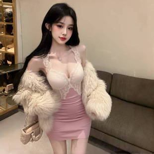 cutie大码撞色低领蕾丝拼接设计吊带连衣裙收腰气质性感包臀短裙