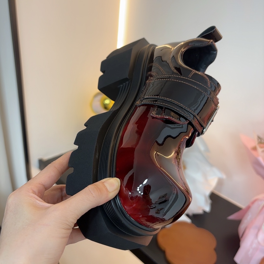 2026春季新款漆皮百搭够你魔术贴增高女鞋新年红百搭洋气乐福鞋