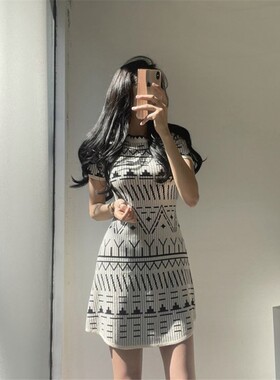 显瘦针织气质几何图案A字圆领连衣裙短裙复古女修身夏季薄款Chic