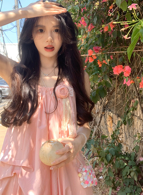 2025新款薄荷曼波风法式粉色吊带连衣裙女春夏多巴胺三亚海边度假