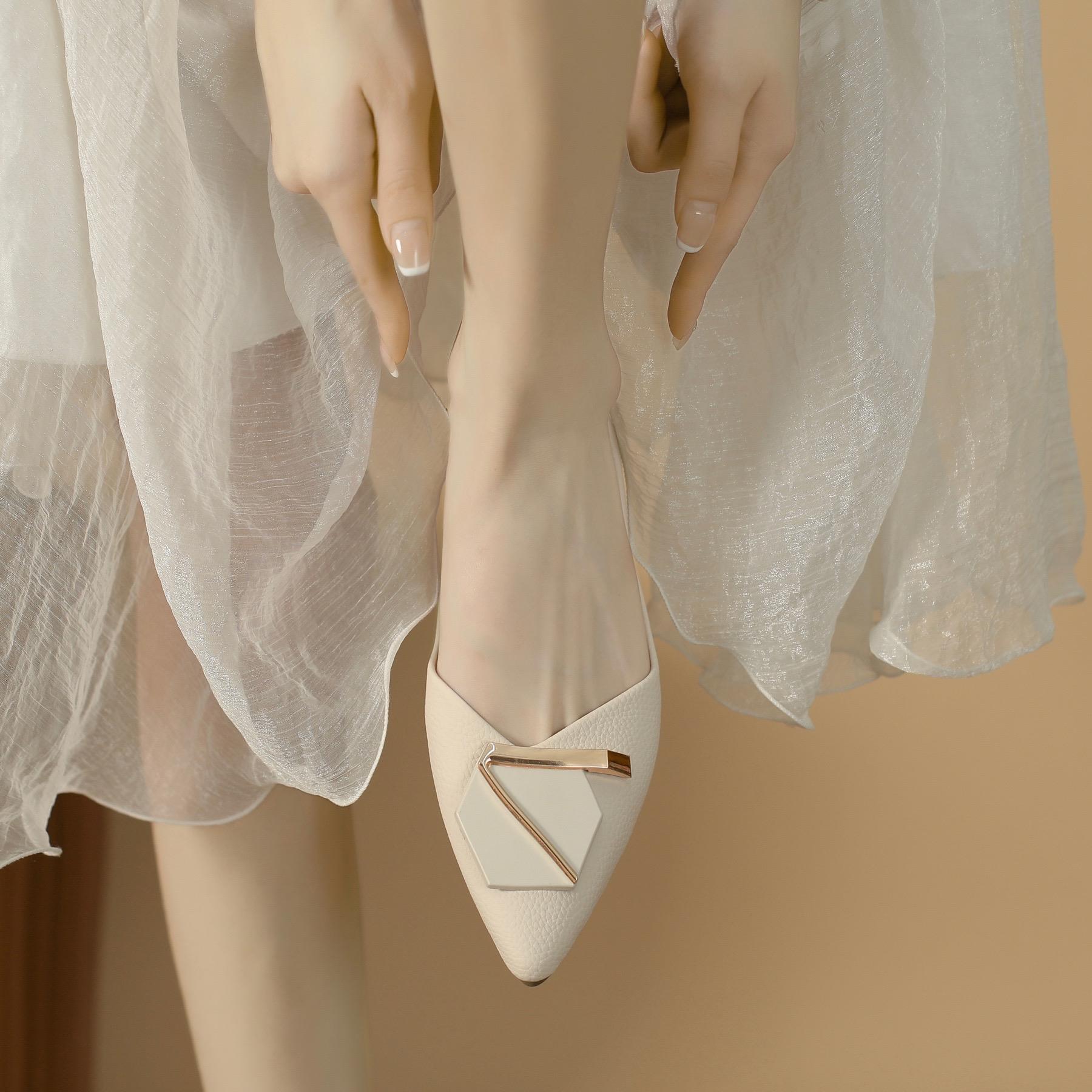 平底单鞋女爆2025年新款晚晚鞋搭扣时尚尖头软底仙女风浅口豆豆鞋