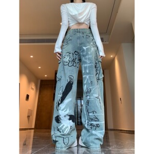 四季款涂鸦工装牛仔裤女显瘦气质休闲复古街头原宿印花图片