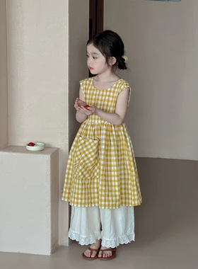 女童连衣裙2026款女宝叠穿设计感黄色格子后背V领袖背心裙