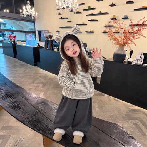 女童卫衣春秋款26洋气男童条纹
