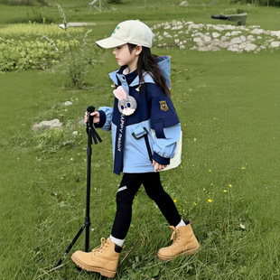 亲子装朱迪兔子警官女童冲锋衣外套新款儿童秋冬款加绒加厚棉服