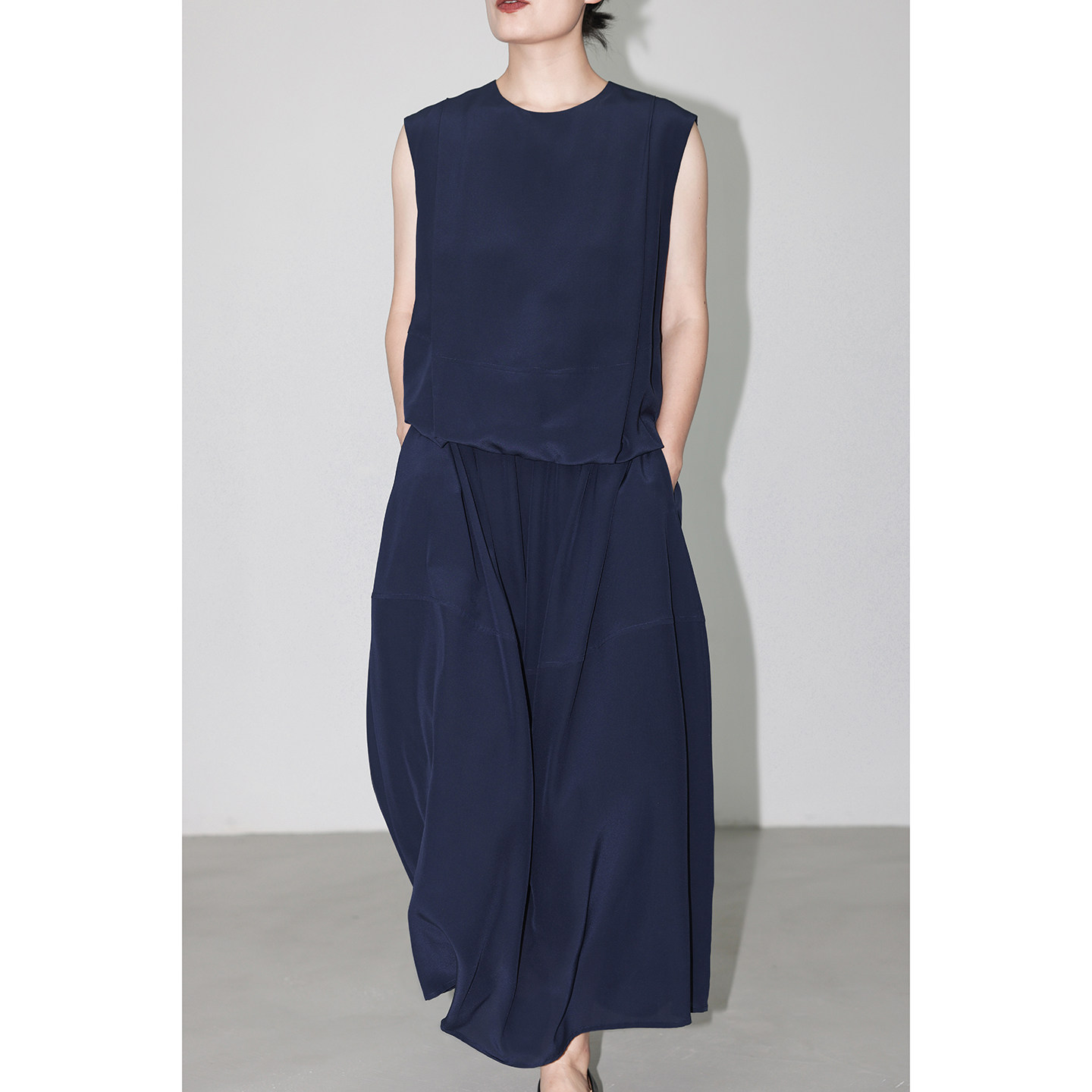 JUZININE原创设计真丝无袖衬衫桑蚕丝双绉压褶圆领宽松背心上衣