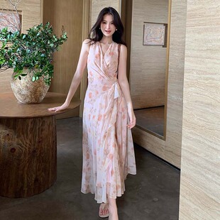 夏新品美神降临2.0气质无袖挂脖交叉系带收腰连衣裙2026时尚减龄