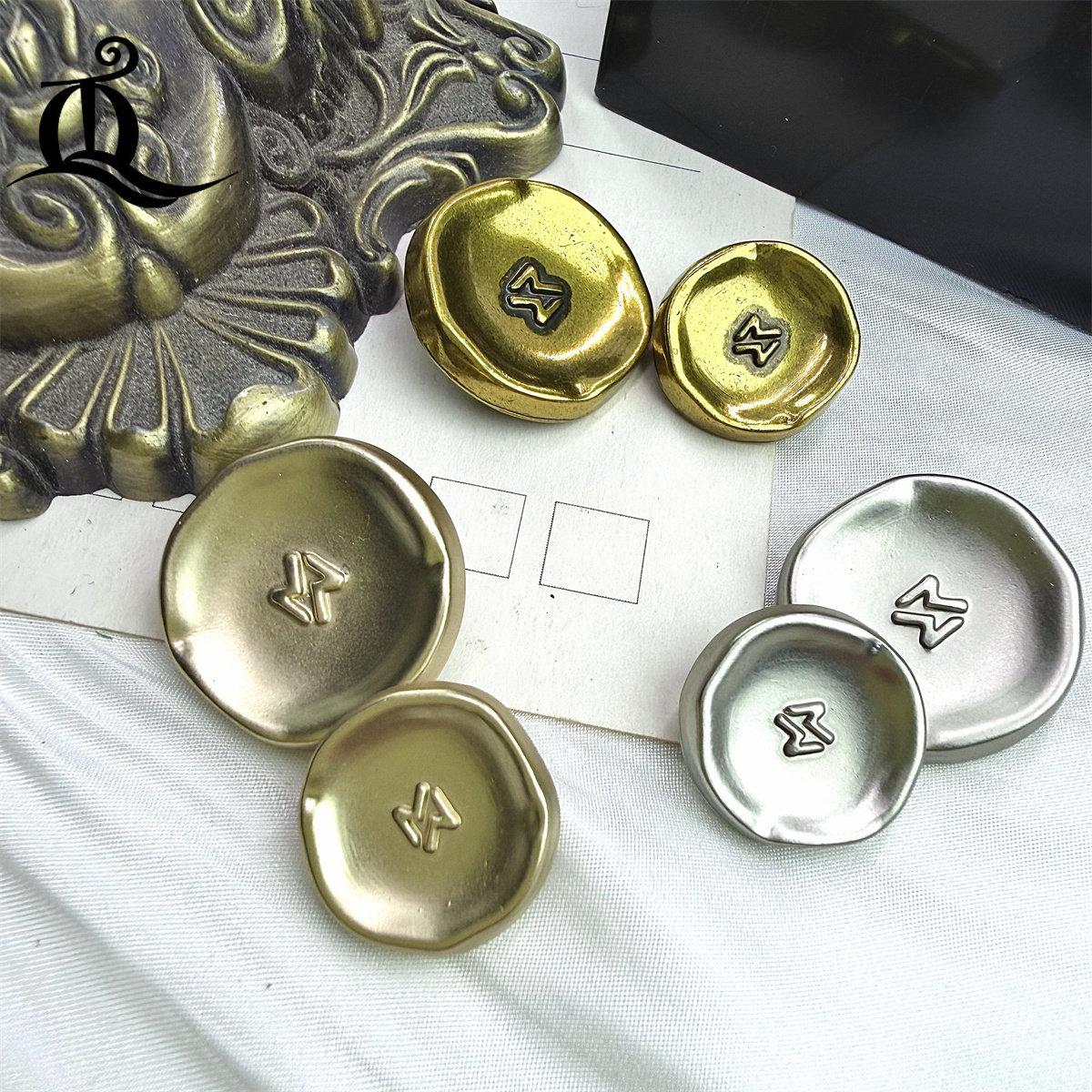 新款加厚复古做旧金属纽扣高级感简约设计外套开衫高品质替换纽扣