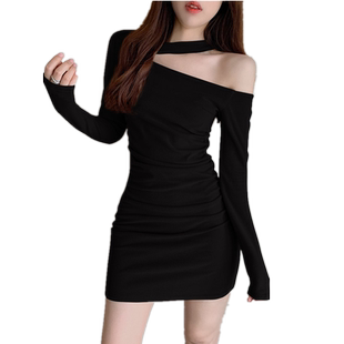 2026春夏款连衣裙性感气质纯欲露肩挂脖心机修身显瘦包臀打底裙子