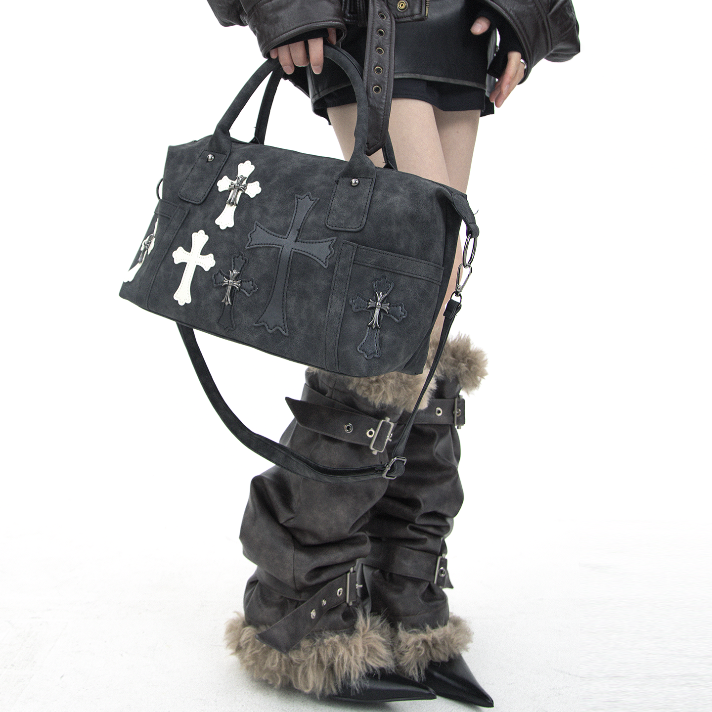 朋克废土风麂皮十字架铆钉单肩包