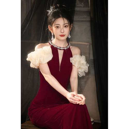 慕樱秀法式挂脖敬酒服酒红色礼服