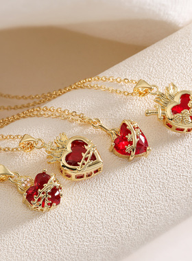 澳古 跨境时尚铜镀18K金红色锆石爱心吊坠项链女小众个性锁骨