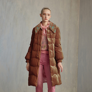 百搭显瘦重工钉珠丝绒羽绒服CFE5E820 时尚 8098Y 新款 CHARFEN冬季