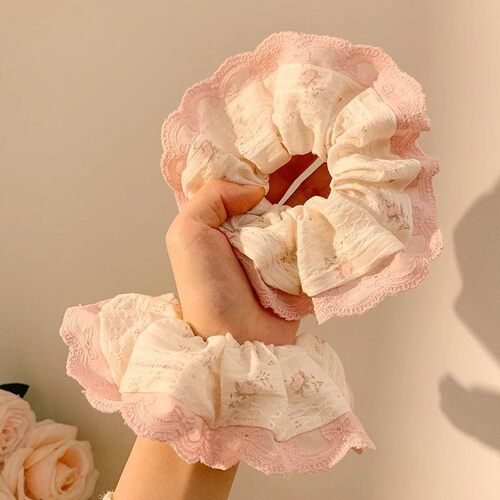 粉色蕾丝碎花大肠发圈