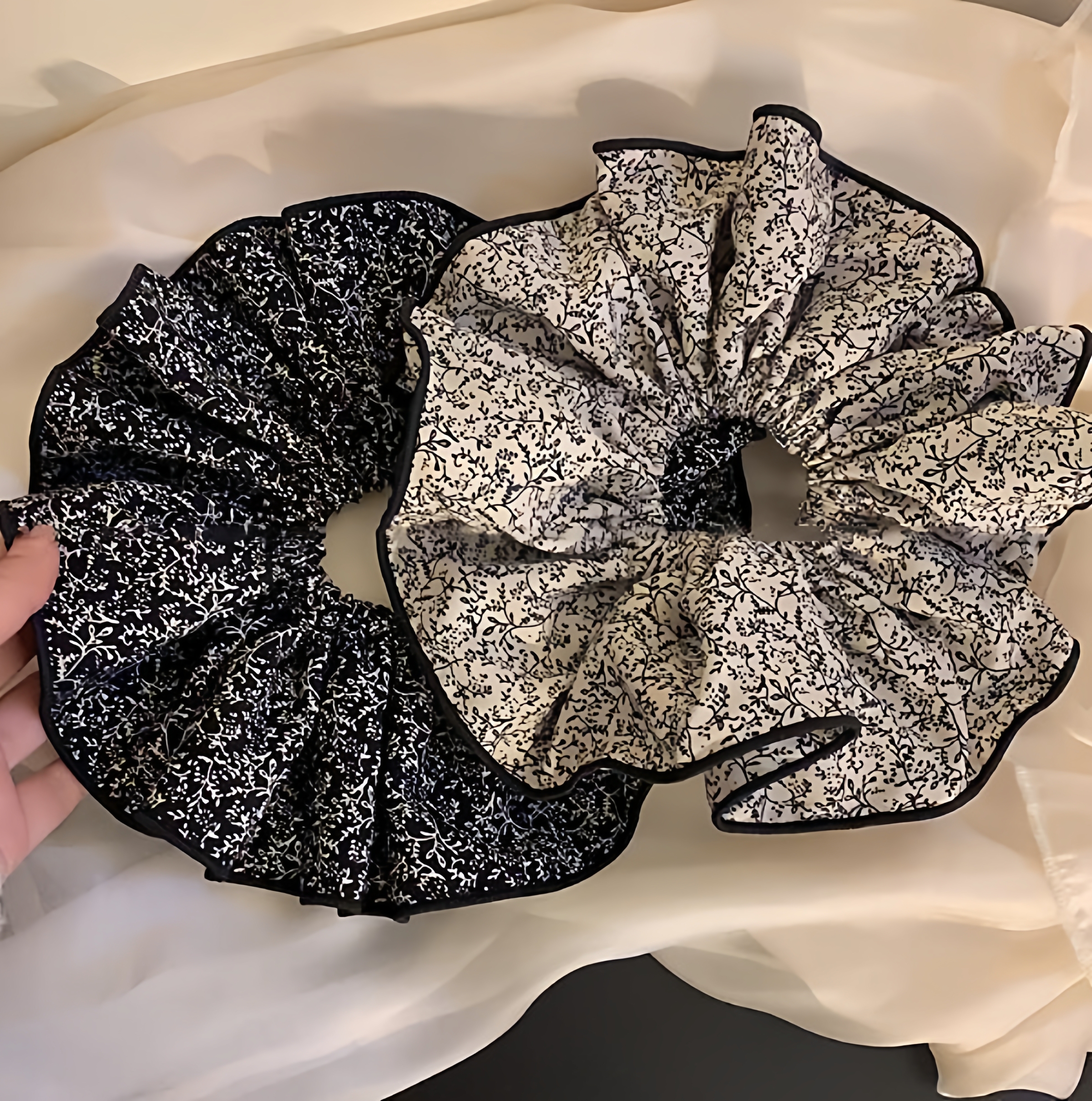 新中式复古碎花双层大肠发圈