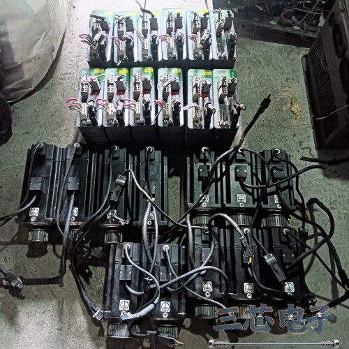 询价·施耐德750w驱动器电机 LXM26DU07M3X 10台议价-