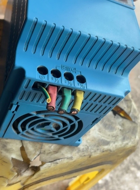 询价·众辰变频器15kw众辰Z2400T-15SGY-HD拆机一台议价-