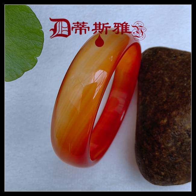 洪福奇宝~清货价格~天然红玛瑙手镯圈花纹老货质顶自用送人本命年