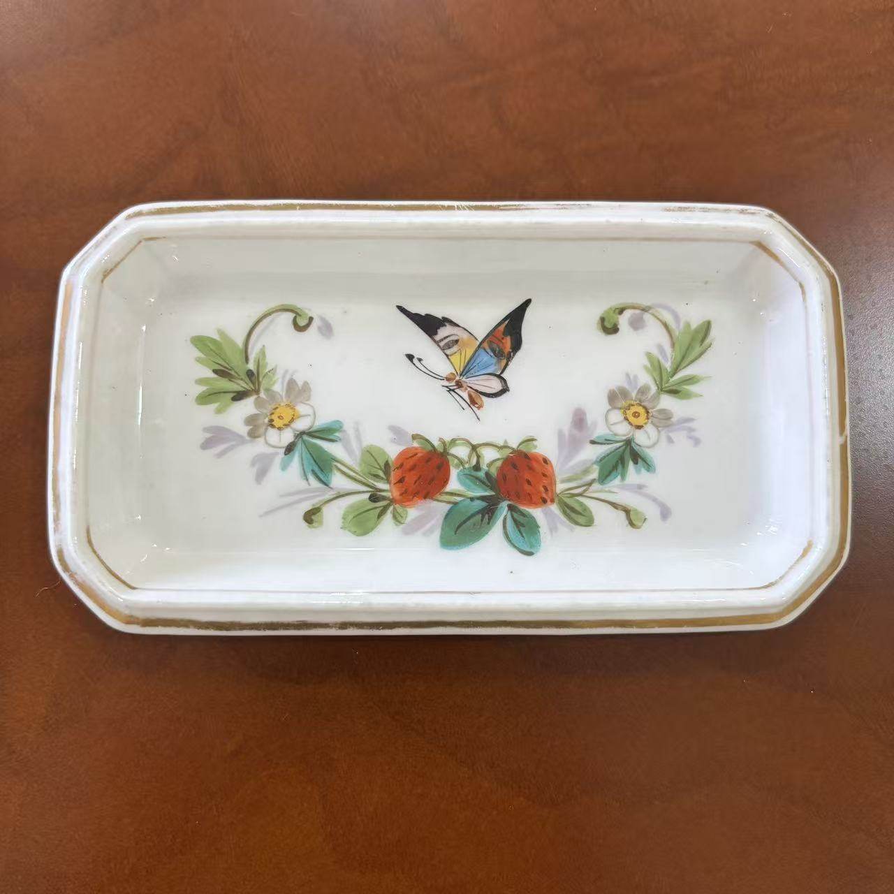 欧洲回流 中古瓷器收藏 手绘蝴蝶草莓描金长方小瓷盘 摆件首饰碟
