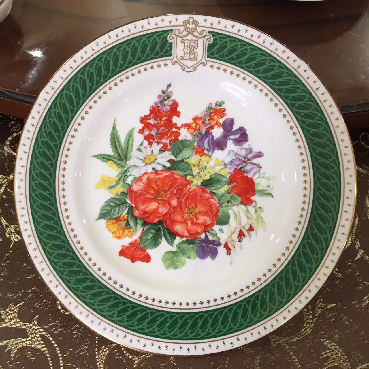 Royal Crown Derby 皇家皇冠德贝 1985年女王母亲生日花束纪念盘