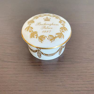 Buckingham Palace 英国白金汉宫1997年纪念首饰盒 瓷摆件 戒指盒