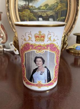 Caverswall 卡弗斯沃尔 1992年英国女王40周年限量鎏金双狮马克杯